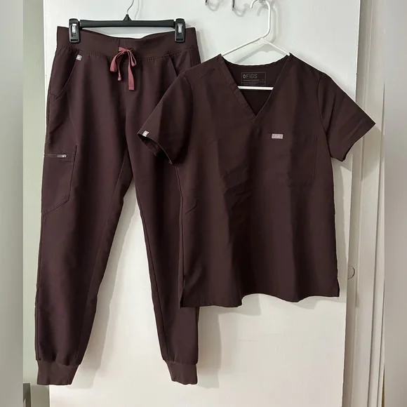 Figs Espresso Scrub Ensemble - Picture 1 of 2